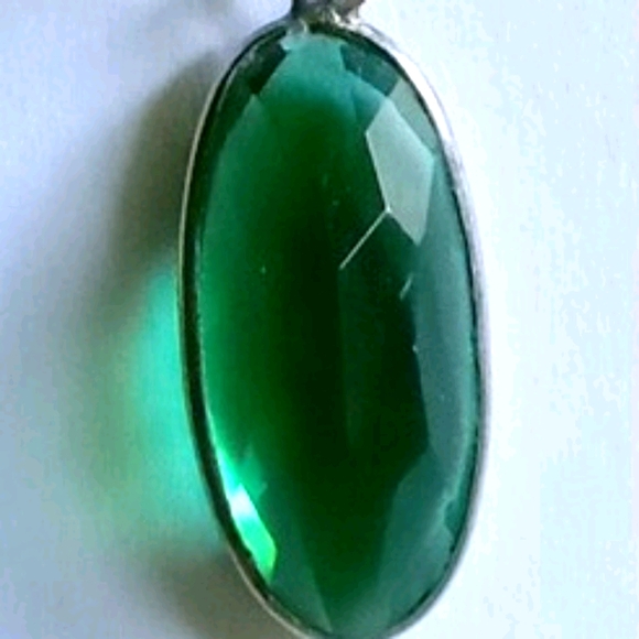 Serpentine dark green gemstone - Picture 2 of 2